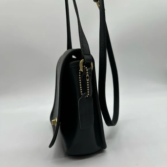 Coach • 9076 Companion Flap - Picture 5 of 14